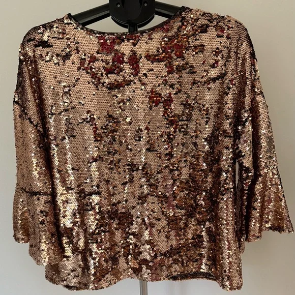 Bold Elements | Gold Sequin 3/4 Bell Sleeve Top | Size M - Picture 3 of 4